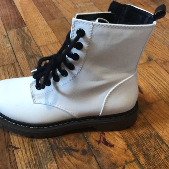 Boots - Picture 2 of 4